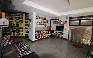 5 Bedroom House For Sale in Afrodite Beach