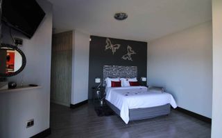 5 Bedroom House For Sale in Afrodite Beach