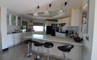 5 Bedroom House For Sale in Afrodite Beach