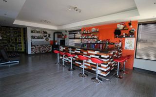 5 Bedroom House For Sale in Afrodite Beach