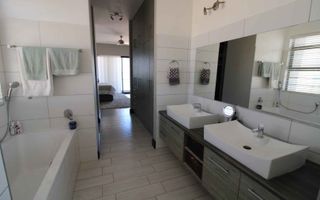 5 Bedroom House For Sale in Afrodite Beach