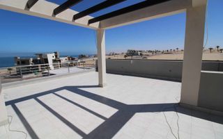 5 Bedroom House For Sale in Afrodite Beach