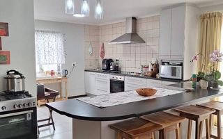 4 Bedroom House For Sale in Lagoon