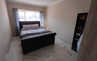 4 Bedroom House For Sale in Meersig