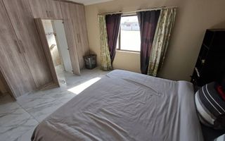 4 Bedroom House For Sale in Meersig