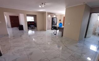 4 Bedroom House For Sale in Meersig