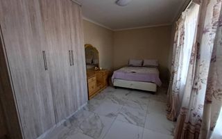4 Bedroom House For Sale in Meersig