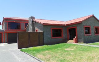 8 Bedroom House For Sale in Walvis Bay Central