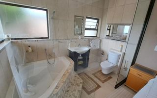 3 Bedroom House For Sale in Lagoon