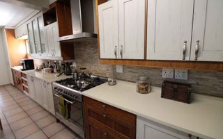 6 Bedroom House For Sale in Meersig