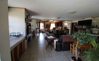 6 Bedroom House For Sale in Meersig