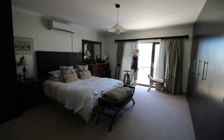 6 Bedroom House For Sale in Meersig