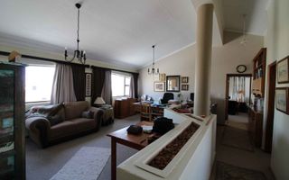 6 Bedroom House For Sale in Meersig