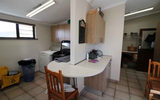6 Bedroom House For Sale in Meersig