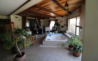 6 Bedroom House For Sale in Meersig