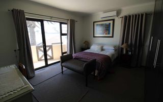 6 Bedroom House For Sale in Meersig