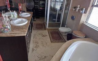 5 Bedroom House For Sale in Walvis Bay Central