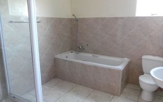 3 Bedroom Apartment/Penthouse For Sale in Walvis Bay Central