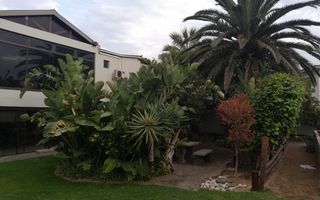 9 Bedroom House For Sale in Lagoon