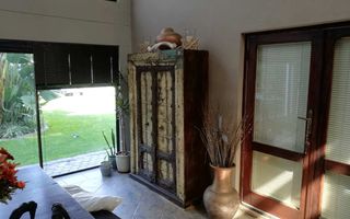 9 Bedroom House For Sale in Lagoon