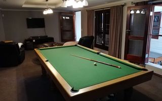 9 Bedroom House For Sale in Lagoon