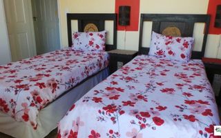 6 Bedroom House For Sale in Narraville