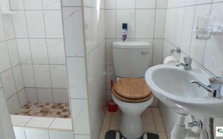 6 Bedroom House For Sale in Narraville
