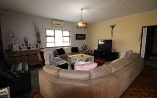 3 Bedroom House For Sale in Lagoon