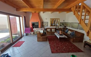 4 Bedroom House For Sale in Lagoon
