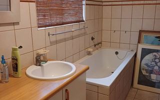 2 Bedroom Townhouse For Sale in Hermis