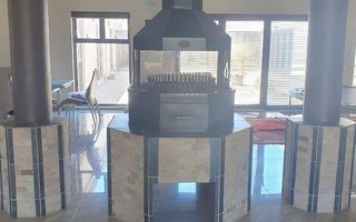 5 Bedroom House For Sale in Fairways Estate