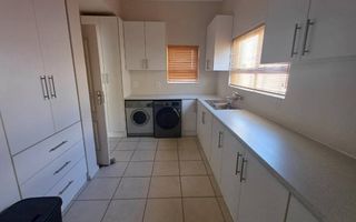 5 Bedroom House For Sale in Meersig