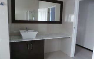 5 Bedroom House For Sale in Meersig