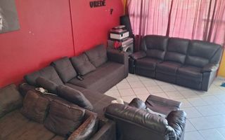 3 Bedroom Apartment/Penthouse For Sale in Walvis Bay Central