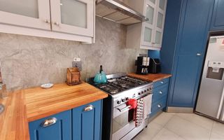 6 Bedroom House For Sale in Meersig