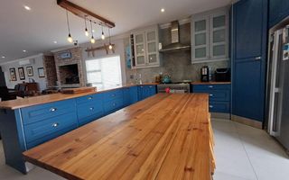 6 Bedroom House For Sale in Meersig