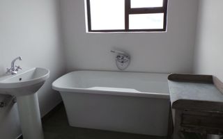 5 Bedroom House For Sale in Meersig