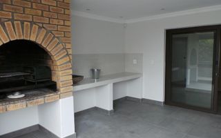 5 Bedroom House For Sale in Meersig