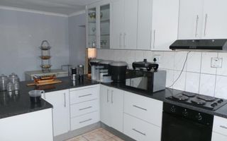 4 Bedroom House For Sale in Kuisebmond, Walvis Bay