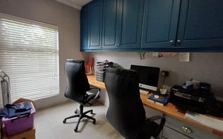 6 Bedroom House For Sale in Meersig