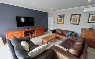 6 Bedroom House For Sale in Meersig