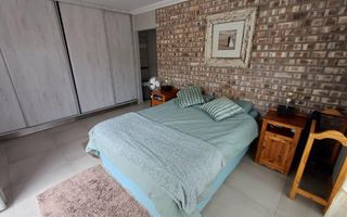 6 Bedroom House For Sale in Meersig