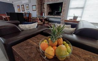 6 Bedroom House For Sale in Meersig