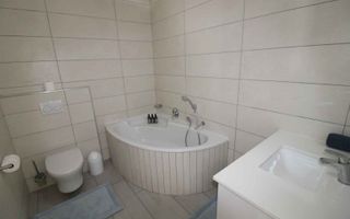 6 Bedroom House For Sale in Dolphin Beach