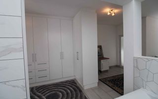 6 Bedroom House For Sale in Dolphin Beach