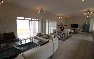 6 Bedroom House For Sale in Dolphin Beach