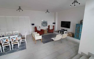 6 Bedroom House For Sale in Dolphin Beach