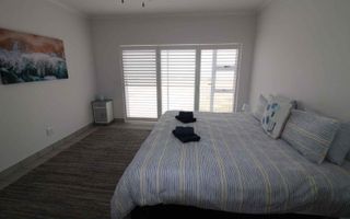 6 Bedroom House For Sale in Dolphin Beach