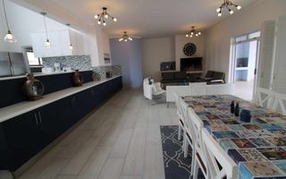 6 Bedroom House For Sale in Dolphin Beach