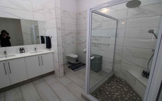 6 Bedroom House For Sale in Dolphin Beach